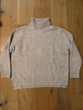 Classic Cream Turtleneck Sweater - Women's Cowl & Turtlenecks